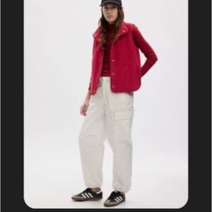 Gap fit Women’s size XL Arctic Fleece vest sled red snap button closure